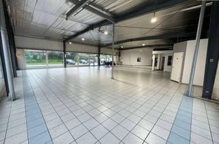 Büro zu mieten in 47506 Neukirchen-Vluyn, Ideale Präsentationsfläche mit Bürobereich und umfangreichen Stellplatzangebot.