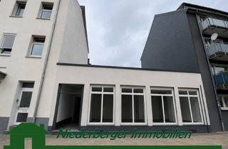 Gewerbeimmobilie kaufen in Philadelphiastr. 138, 47799 Cracau, Wohn- und Geschäftshaus Bungalow mit Gewerbeeinheit und attraktivem Entwicklungspotenzial.