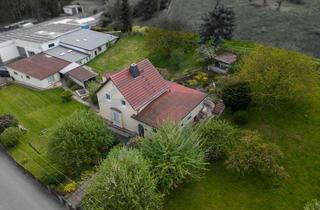 Einfamilienhaus kaufen in 07607 Eisenberg, Einfamilienhaus mit großem Garten, Werkstatt & 3 Garagen: Viel Platz und Potenzial in Eisenberg!