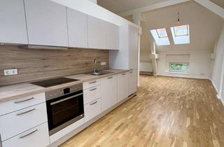 Wohnung kaufen in Falkenhagener Str. 57, 13585 Spandau, Bezaubernde DG-Wohnung - neu saniert