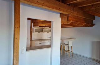 Wohnung mieten in Frohnhofstraße 104, 50827 Ossendorf, Helle und gemütliche 3-Zimmer-Dachgeschosswohnung mit Balkon, EBK, inkl. TG-Stellplatz in Köln