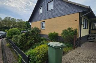 Einfamilienhaus kaufen in 38350 Helmstedt, Freistehendes Einfamilienhaus mit Garten und Garage