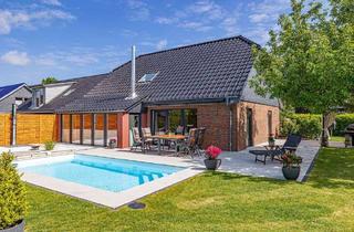 Einfamilienhaus kaufen in Kamillenweg 10, 24217 Schönberg, Modernes, kernsaniertes Einfamilienhaus mit Pool, Traumgarten und hochwertiger Ausstattung