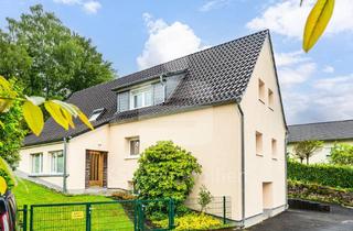 Einfamilienhaus kaufen in 53809 Ruppichteroth, Massives Einfamilienhaus und großem Raumangebot in Ortskernlage!