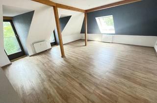 Wohnung mieten in Schumannplatz, 08056 Zwickau, Helle 3-Raum-Wohnung mit schönem Balkon in Zwickau