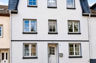 Haus kaufen in 54531 Manderscheid, Manderscheid - Wohnhaus mit Einliegerwohnung am Kurpark (provisionsfrei)