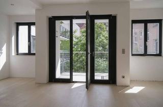 Wohnung kaufen in Boxhagener Straße 12, 10245 Friedrichshain, Moderne 2-Zimmer-Wohnung mit Sonnenbalkon zum ruhigen Innenhof