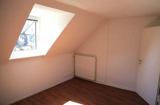 Wohnung kaufen in 50937 Sülz, Kleine 2-Zimmer Dachgeschosswohnung in toller Lage