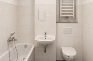Wohnung mieten in John-Schehr-Strasse 33, 17033 Stadtgebiet West, Schöne 3-Raum-Wohnung mit Balkon und neuem Bad