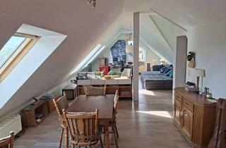 Wohnung mieten in Bülowstraße 25, 46562 Voerde, DG. mit 2 Zimmern und viel Platz in Friedrichsfeld, Voerde