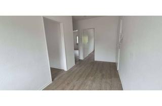 Wohnung mieten in Sternstr. 20, 66953 Pirmasens, Helle 2,5 ZKB Wohnung mit Balkon in zentraler Lage an Selbstzahler zu vermieten