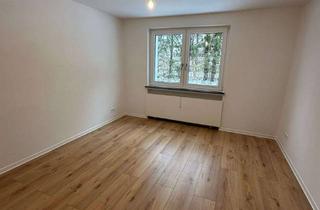 Wohnung mieten in Auf Der Höchte 29-31, 30823 Garbsen, Balkon & Gartenblick in 3-Zimmer-Wohnung mit Garage in Garbsen (Auf der Höchte)