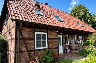 Haus kaufen in 18182 Gelbensande, PROVISIONSFREI – Wohnen, wo andere Urlaub machen: Familienhaus mit Kamin, Traumgarten und Ostseenähe