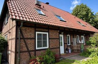 Haus kaufen in 18182 Gelbensande, PROVISIONSFREI – Wohnen, wo andere Urlaub machen: Familienhaus mit Kamin, Traumgarten und Ostseenähe
