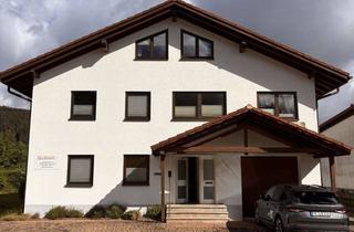 Haus kaufen in Im Bildstöckle, 79822 Titisee-Neustadt, Viel Platz für Ihre Pläne: Großzügiges Haus mit Gewerbemöglichkeit in Titisee-Neustadt