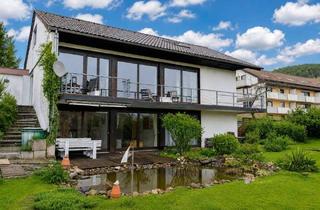 Einfamilienhaus kaufen in 95326 Kulmbach, Alleinstehendes Einfamilienhaus mit Einliegerwohnung und Doppelgarage in Massivbauweise