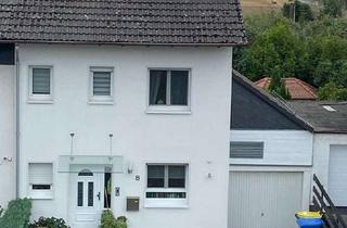 Haus kaufen in 63517 Rodenbach, Charmantes Reihenendhaus mit Wintergarten und Kamin in Niederrodenbach