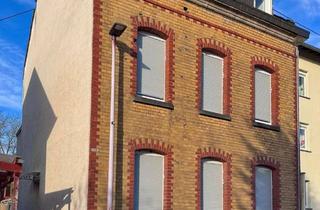 Haus kaufen in 56727 Mayen, 3 Wohnungen - modernisiert - solide Kapitalanlage
