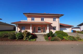 Einfamilienhaus kaufen in 66919 Herschberg, AUSSERGEWÖHNLICHES EINFAMILIENHAUS MIT VIEL PLATZ, DOPPELGARAGE UND SCHÖNEM GARTEN