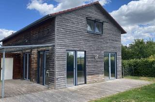 Haus mieten in 67727 Lohnsfeld, STYLISH FREESTANDING HOUSE WITH BEAUTIFUL VIEW! Stylisches freist. EFH mit schönem Fernblick!