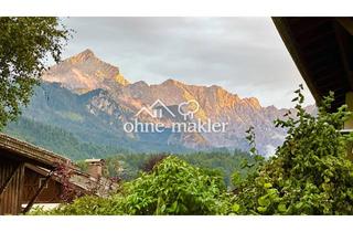 Wohnung kaufen in 82467 Garmisch-Partenkirchen, Renoviertes Doppelhaus mit Garten, 140 qm Nutzfläche und Ausbaupotenzial in Bestlage von Garmisch