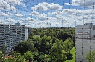 Wohnung mieten in Am Brunnengarten 10, 68169 Neckarstadt, Weit oben mit Aufzug, hell und mit neuem Boden + Bädern
