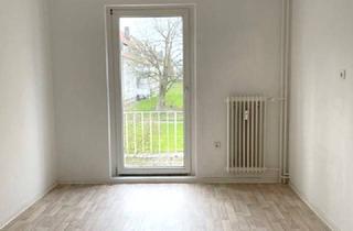 Wohnung mieten in Am Dolzer Teich, 32756 Detmold, Große Vierzimmerwohnung in der ersten Etage mit Balkon