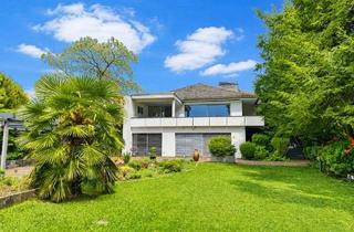 Villa kaufen in 61440 Oberursel, Ein Anwesen für GenerationenVilla mit parkähnlichem Grundstück in Oberursels bester Lage