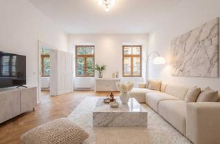 Wohnung kaufen in Gärtnerplatz, 80469 München, Elegantes Wohnen im denkmalgeschützten Altbau: Großzügige 4-Zimmer-Wohnung mit Balkon