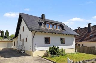 Haus kaufen in 85276 Pfaffenhofen, Zweifamilienhaus in Pfaffenhofen a.d. Ilm: Sofort bezugsfrei u. mit potenziellem Bauplatz im Garten