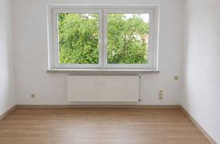Wohnung mieten in 08459 Neukirchen, teilsanierte 3-Zimmer Wohnung im 2. OG im Pleißenweg, Neukirchen, beziehbar ab 01.08.2026