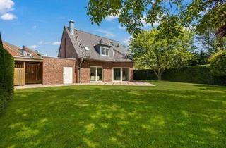Einfamilienhaus kaufen in 41470 Neuss, Neuss - Repräsentatives Wohnjuwel mit traumhaften Garten