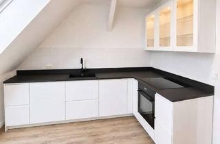 Wohnung kaufen in Walther-Rathenau-Str. 26, 19055 Werdervorstadt, Kaffee mit Seeblick * Helle 2-Zimmer unterm Dach * Tageslichtbad * neu renoviert * neue Einbauküche