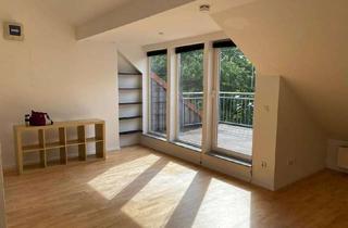 Wohnung kaufen in Starstraße 33, 22305 Barmbek-Nord, Lichtdurchflutete Dachgeschoßwohnung in Barmbek-Nord mit eigenem Stellplatz