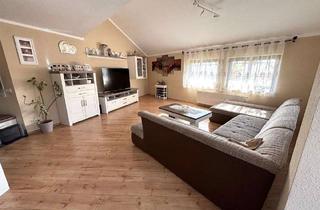 Wohnung kaufen in 75387 Neubulach, *Geräumige 4,5-Zi.-Wohnung mit Balkon und Carport-Stellplatz in Neubulach*