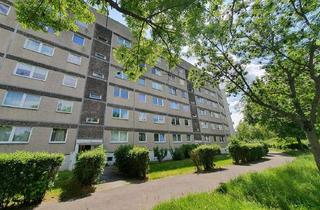 Wohnung mieten in Schönauer Ring 33, 04205 Schönau, Familienfreundliche 3-Raum-Wohnung mit großer Loggia