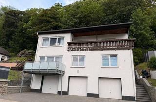 Haus kaufen in 58802 Balve, Großzügiges Mehrgenerationenhaus mit 2 Wohneinheiten, Spielplatz und Partyhaus im Zentrum von Balve
