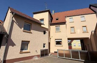 Haus kaufen in 65468 Trebur, Charmantes Dreiparteienhaus mit Scheune und großem Garten in Geinsheim