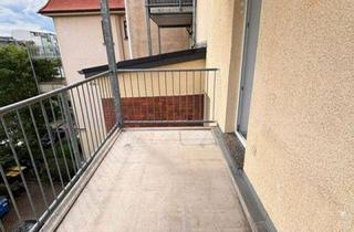 Wohnung mieten in Bahnhofstraße 17, 08056 Zwickau, Gut geschnittene 2-R-Wohnung im 3.OG mit großem Balkon ab August 2026 zu mieten