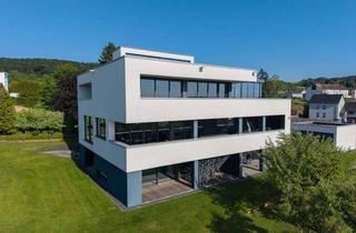 Villa kaufen in 66706 Perl, Moderne Architektenvilla mit Indoor-Pool, Aufzug und Panoramablick im Herzen des Dreiländerecks