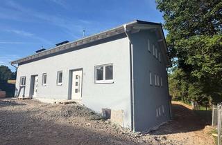 Doppelhaushälfte kaufen in 53809 Ruppichteroth, MANNELLA *Sonnige Aussichtslage. Neubau-Doppelhaushälfte mit Einliegerwohnung.*