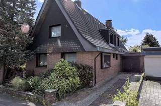 Haus kaufen in 23566 St. Gertrud, Lübeck-St. Gertrud - Sanierungsobjekt - Zwei verbundene Einfamilienhäuser auf einem Grundstück ...