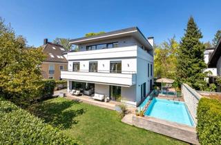 Villa kaufen in 81479 München, Großzügig, individuell und perfekt für Familien: Exklusive Villa mit Garten und Pool