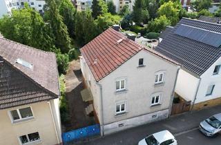 Einfamilienhaus kaufen in Frankfurter Straße 44, 63110 Rodgau, Charmantes Einfamilienhaus auf 498 m² Grundstück mit großem Garten und Entwicklungspotenzial in Rodg