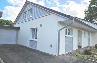 Haus kaufen in 24242 Felde, WOHNTRAUM-DHH MIT GEHOBENEM AMBIENTE, PHOTOVOLTAIK, GARAGE IN GRÜNER NATURLAGE GELEGEN