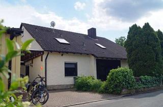 Einfamilienhaus kaufen in 91629 Weihenzell, Weihenzell: Einfamilienhaus mit Einliegerwohnung, Garage u. Fernwärme auf ca. 778m² Grundstück