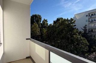 Wohnung mieten in Havelländer Ring 15, 12629 Hellersdorf, Kleine Perle in neuem Glanz - saniertes Single-Apartment mit Balkon und Wannenbad!