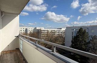 Wohnung mieten in Kastanienallee 96, 12627 Hellersdorf, Charmante Pärchenwohnung mit Duschbad und Balkon! Leider ohne Aufzug!