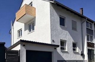 Mehrfamilienhaus kaufen in 71254 Ditzingen, Provisionsfrei! Modernisiertes Reiheneckhaus in Ditzingen mit 1.900 € sicheren Mieteinnahmen