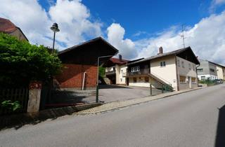 Haus kaufen in 84367 Tann, Wohnhaus mit Anbau – drei Wohnungen